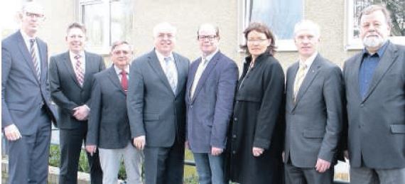 Vorstellung des Kandidaten (von links): Christoph Plett (CDU-Kreisvorsitzender), Andreas Meier, Georg Raabe, Burkhard Budde (Kandidat Landratswahl), Michael Knzler, Marion vermhle-Mhlbach, Holger Flge, Hans-Werner Fechner .