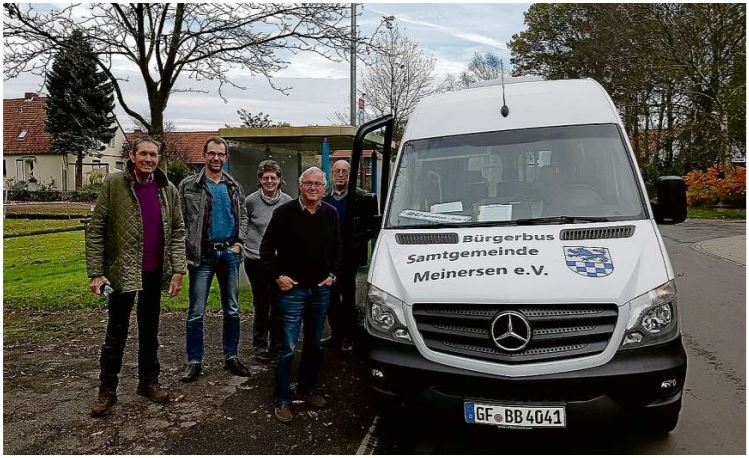 In Meinersen gibt es schon einen Brgerbus.Hier sein Team, von links, Wilfried Schrader, Michael Hmpke, Gabriele Dreske, Klaus Wietfeld und Siegfried Wlz.