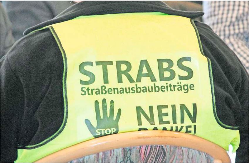 In vielen niederschsischen Stdten und Gemeinden fordern Brger die Abschaffung der Straenausbaubeitrags-Satzung (Strabs). Welche Meinung haben Sie?